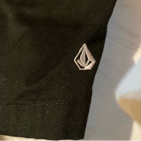 Black Volcom Shorts, Men’s Size 40 - Picture 5 of 12